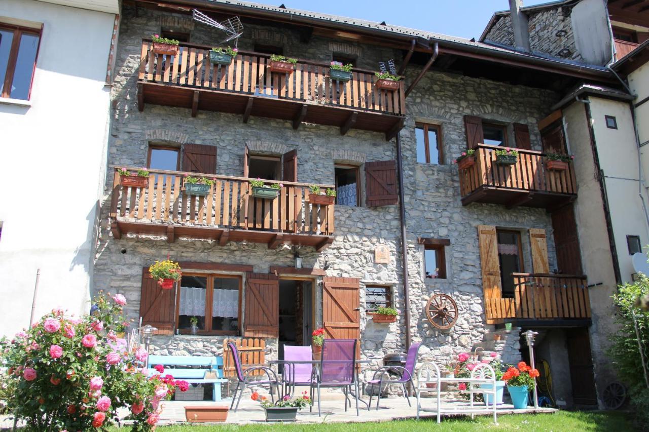 Juste Pour Le Plaisir Panzió Saint-Pierre-dʼAlbigny Kültér fotó
