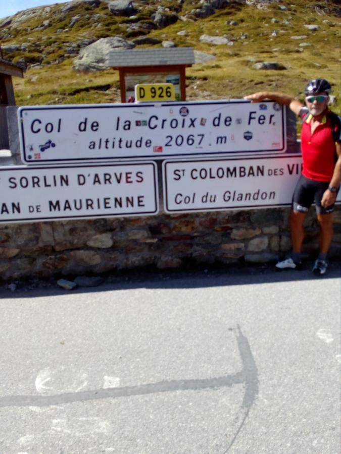 Juste Pour Le Plaisir Panzió Saint-Pierre-dʼAlbigny Kültér fotó